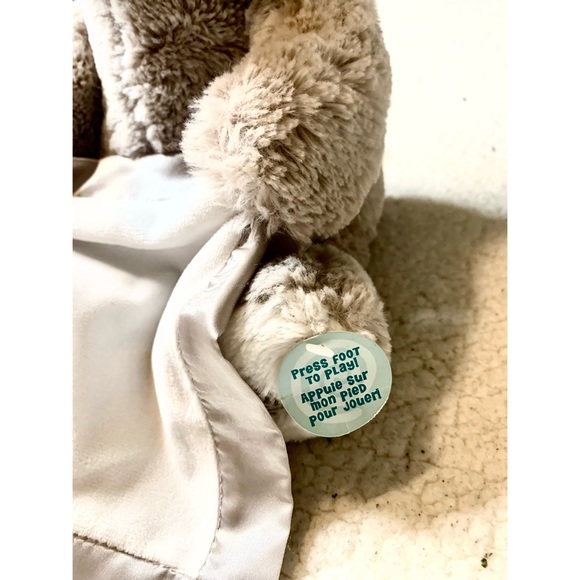 Stuffed Elephant that plays music - Picture 4 of 4